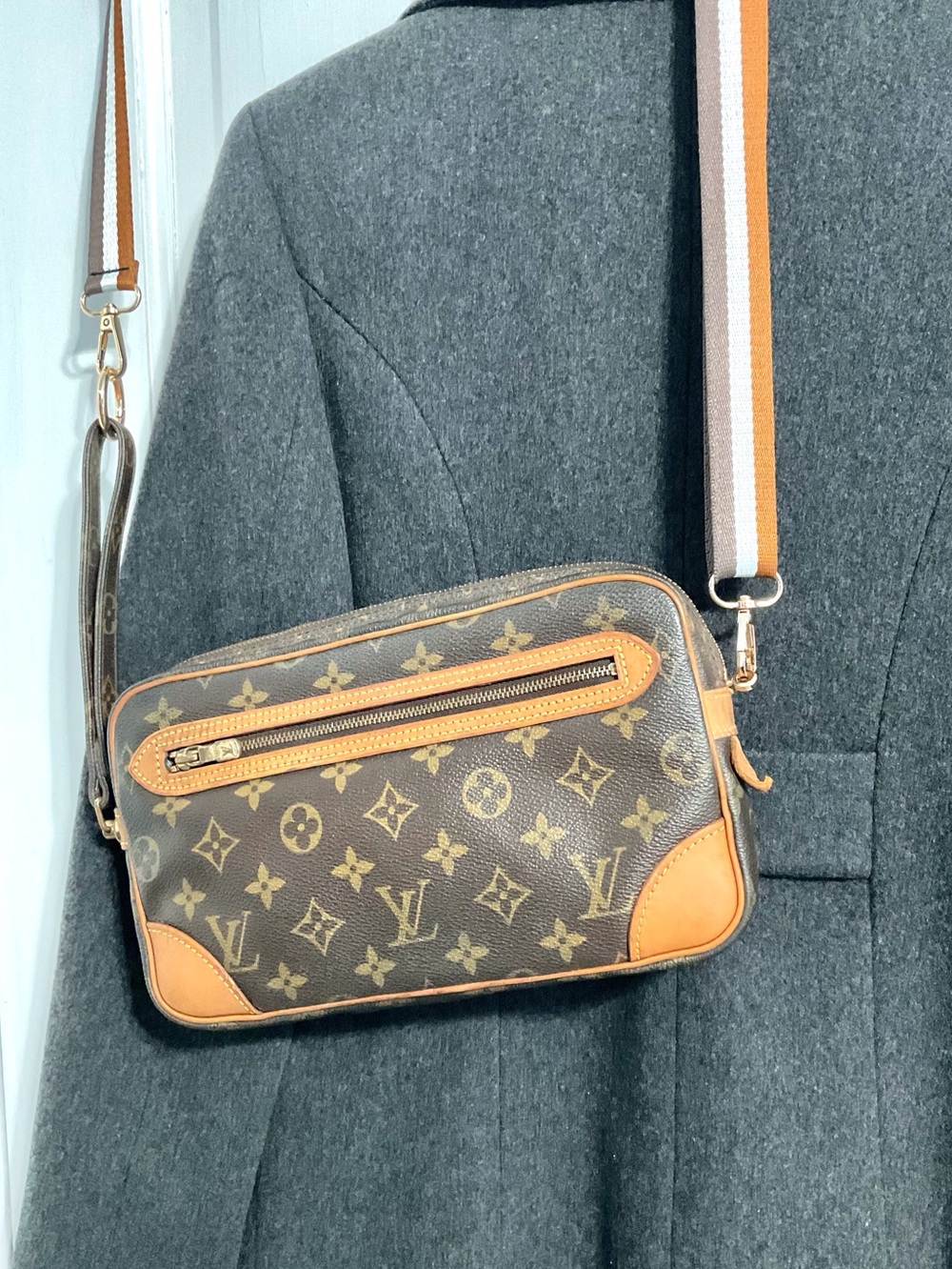 ✅LV LARGE WRISTLET/CLUTCH BAG2ways Louis Vuitton Monogram AUTHENTIC